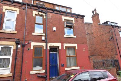 4 bedroom House in Harold Walk, Leeds - Photo 3