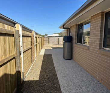 Modern 2-Bedroom Duplex! - Photo 4