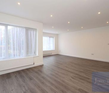 4 bedroom detached bungalow to rent - Photo 2