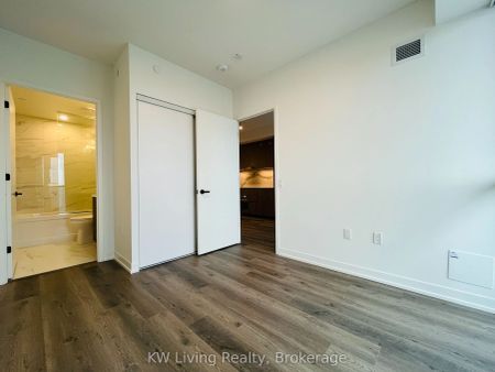 8 Interchange Way #2607 - Photo 3