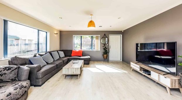 Papatoetoe Gem! - Photo 1