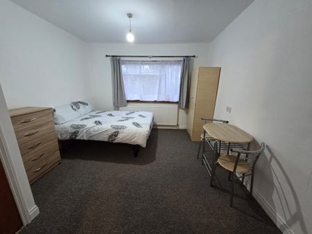 Studio Flat, Belmont Road, N15 - Photo 5