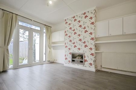 3 bedroom terraced house to rent - Photo 4