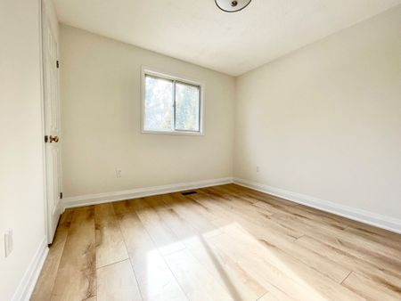 For Lease - 69 D'ambrosio Drive, Barrie, Ontario - Photo 4