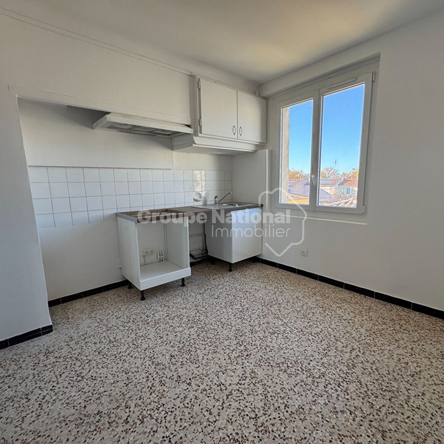 LOCATION d'un appartement de 3 pièces (69 m²) à Miramas, - Photo 1