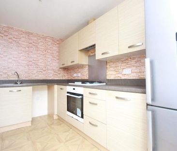 3 bedroom detached house to rent - Photo 3