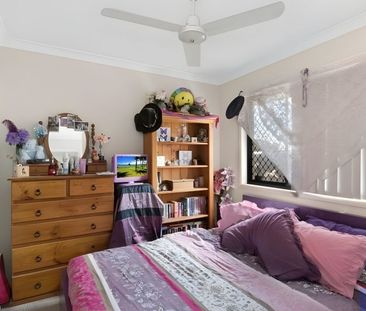 Spacious Family Living in a Quiet Rothwell Pocket 🌟 - Photo 5