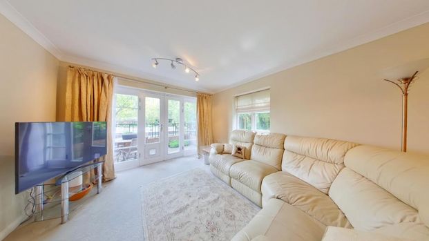 2 bedroom ground floor flat to rent - Photo 1