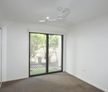 STYLISH TWO-BEDROOM RESIDENCE IN POPULAR ESTATE! - Photo 5