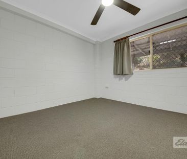 THIS PROPERTY OFFERS LOW MAINTENANCE LIVING WITH A SPACIOUS YARD , ... - Photo 4