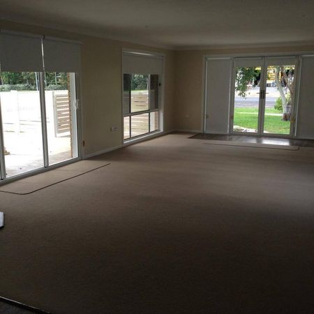 Modern Home - Photo 2