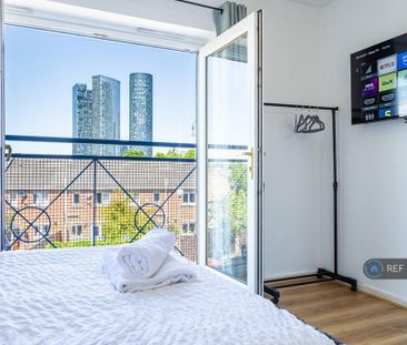 3 bedroom flat to rent - Photo 5