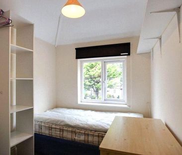 4 bedroom terraced house to rent - Photo 2