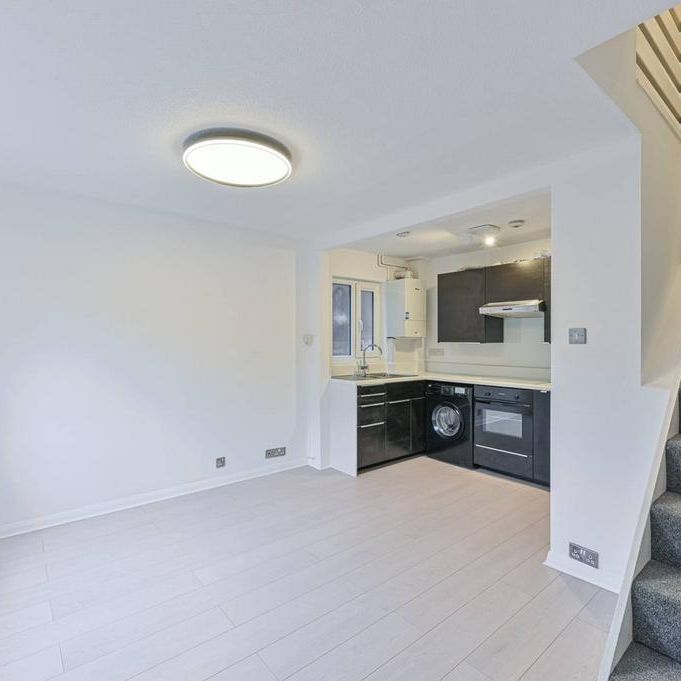 1 bedroom end of terrace house to rent - Photo 1