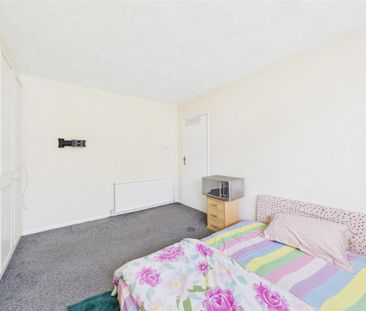 2 bedroom semi-detached bungalow to rent - Photo 4