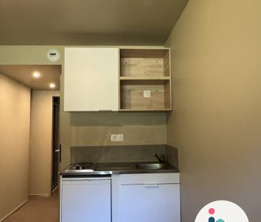 Location Appartement 1 pièce 12m² VANNES 56000 - Photo 1