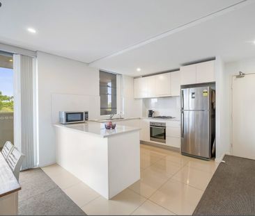 Park Views, Perfect Location - Photo 5