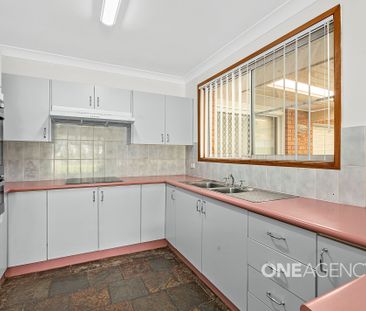 SPACIOUS THREE-BEDROOM HOME WITH LARGE ENTERTAINING AREA AND CLOSE ... - Photo 2