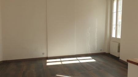 Location Appartement 2 pièces 39m² LA SEYNE SUR MER 83500 - Photo 5