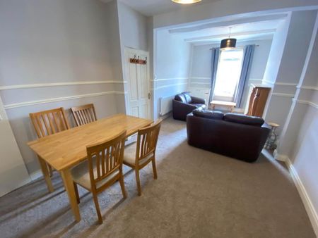 208 Donegall Avenue, Belfast, BT12 6LY - Photo 2