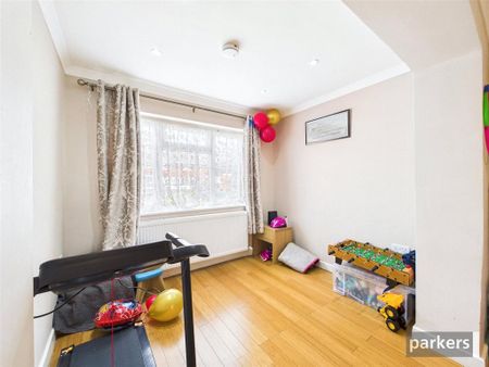 4 bedroom semi-detached house to rent - Photo 5