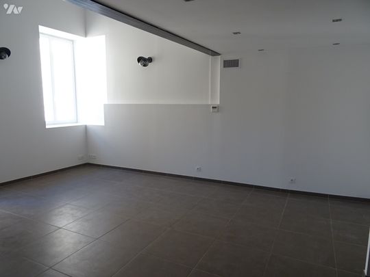 Maison de village RDC+2 niveaux, T3 + garage - Photo 1