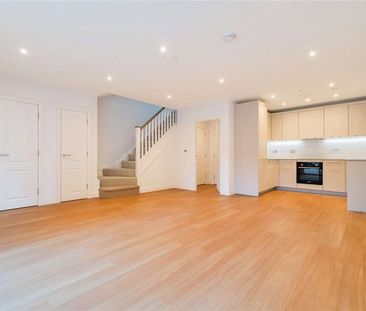 A recently built three bedroom maisonette to rent at Huntley Wharf ... - Photo 5