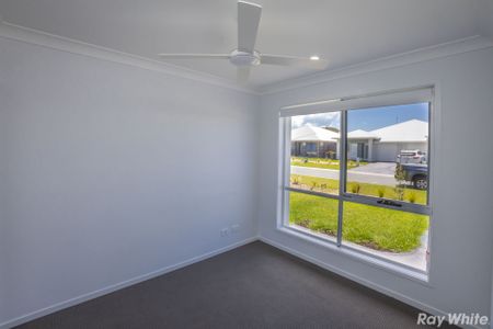 STUNNING 4-BEDROOM DUPLEX IN FORSTER!! - Photo 2