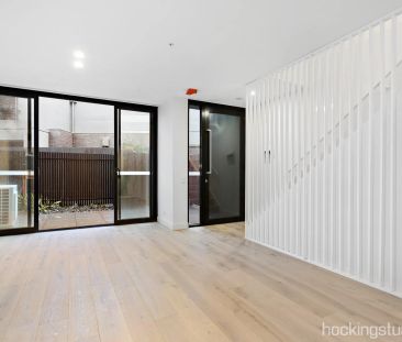Near New Townhouse With Private Courtyard - Photo 1