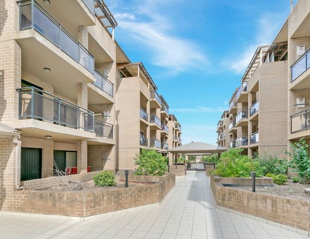 Modern 2-Bedroom Apartment in Prime Location - Photo 1