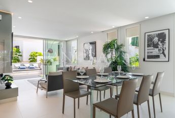 Stunning and bright first floor apartment in the Andalusian Gardens of Marina Puente Romano