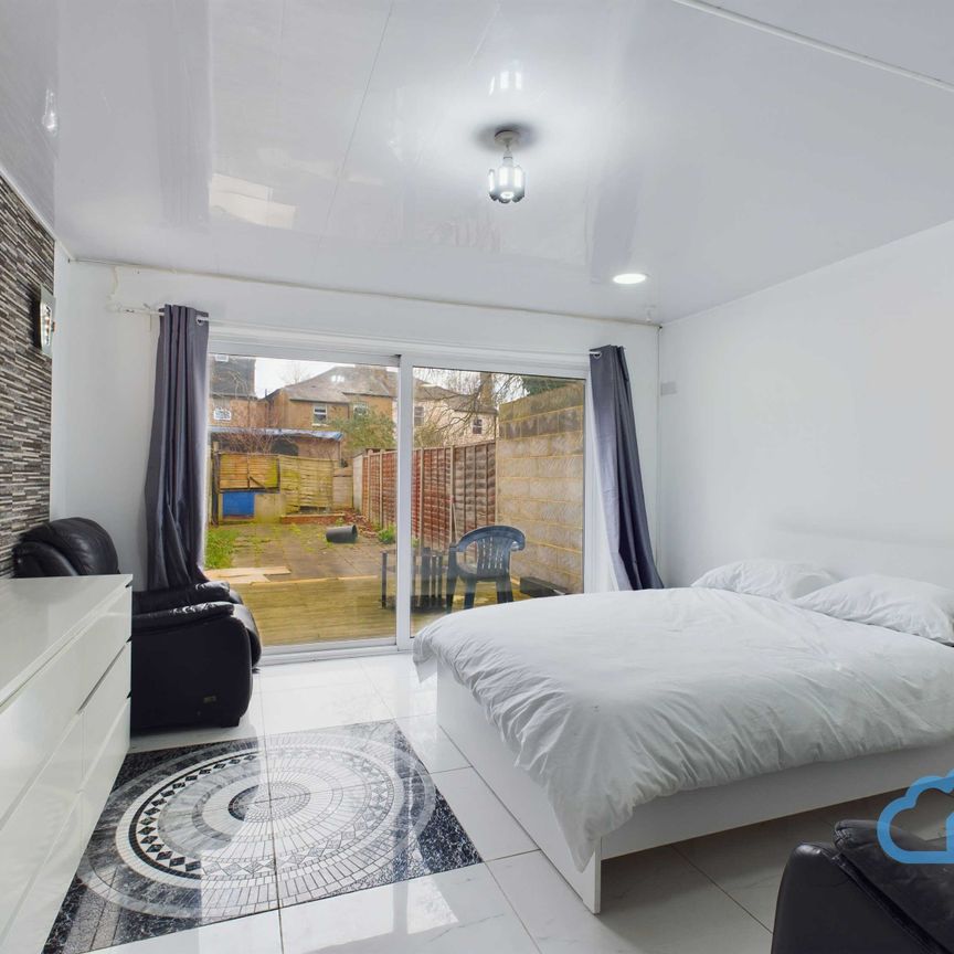 RM1 Barmeston Road | Catford | London | SE6 3BJ - Photo 1