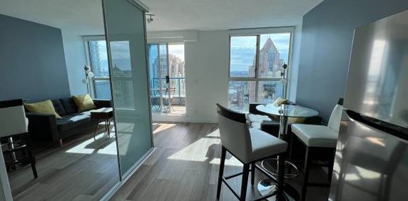 Lux sub-penthouse condo with amazing water views in Yaletown! - Photo 2