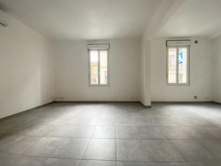 « AVIGNON EM - APPARTEMENT T2 RÉNOVÉ 65.17M² » - Photo 4