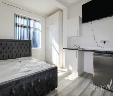 1 bedroom in a house share to rent - Photo 1