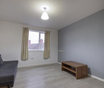 3 bedroom flat to rent - Photo 1