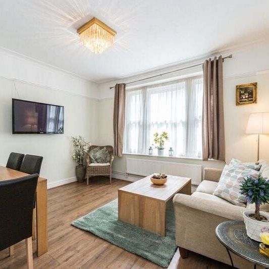 2 Bed Flat, Crawford Mansions, W1H - Photo 1