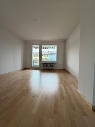 4.5-Zimmerwohnung mit Balkon, Lift und Einstellplatz in Ostermundigen - Foto 1