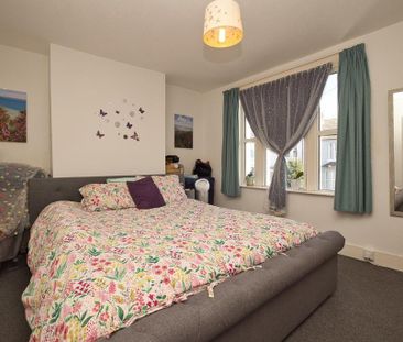 2 bedroom end of terrace house to rent - Photo 3