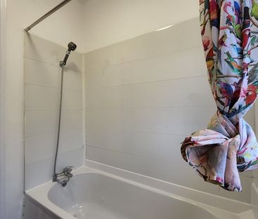 2 Bed Terraced House, Attleboro Road, M40 - Photo 6