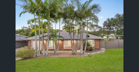 Absolutely Beautiful - Renovated Family Home! Available for inspection now!! - Photo 2