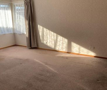 3 bedroom home in Redwoodtown - Photo 3