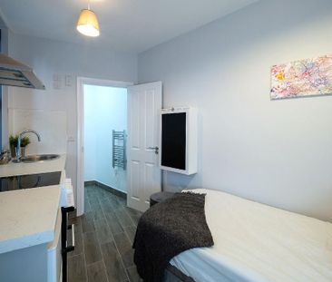 1 bedroom flat to rent - Photo 2