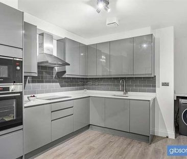 Co-living Accommodation - Double Bedroom With En-suite - Surbiton R... - Photo 3