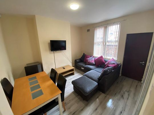 5 bedroom terraced house to rent - Photo 1