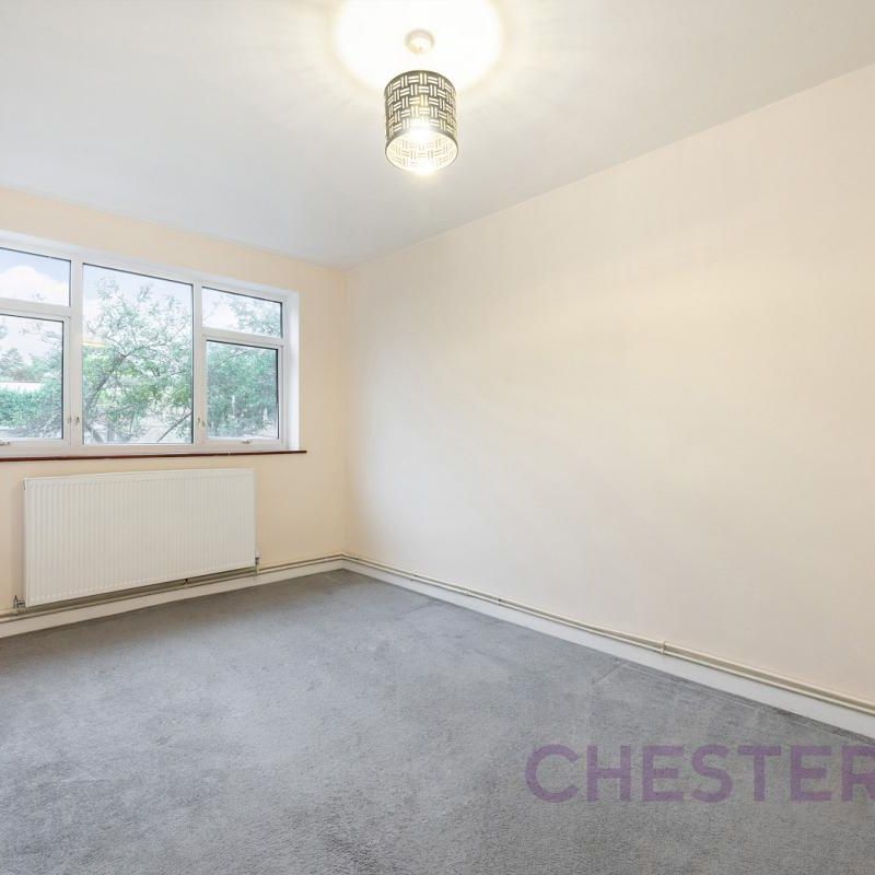 2 bedroom flat in 190 Plumstead High Street - Photo 1