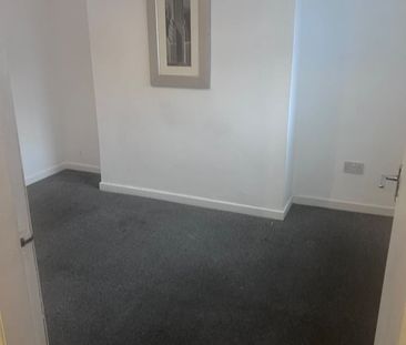 1 Bed Flat, Huntly Road, L6 - Photo 2
