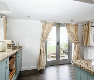 2 bedroom terraced house to rent - Photo 3