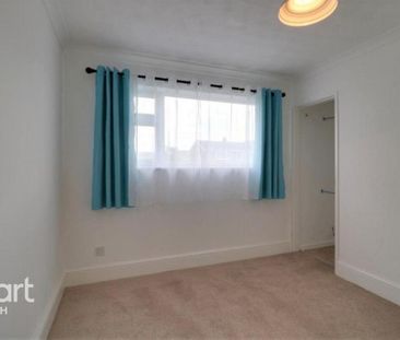 5 bedroom end of terrace house to rent - Photo 3