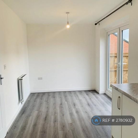 3 bedroom detached house to rent - Photo 1